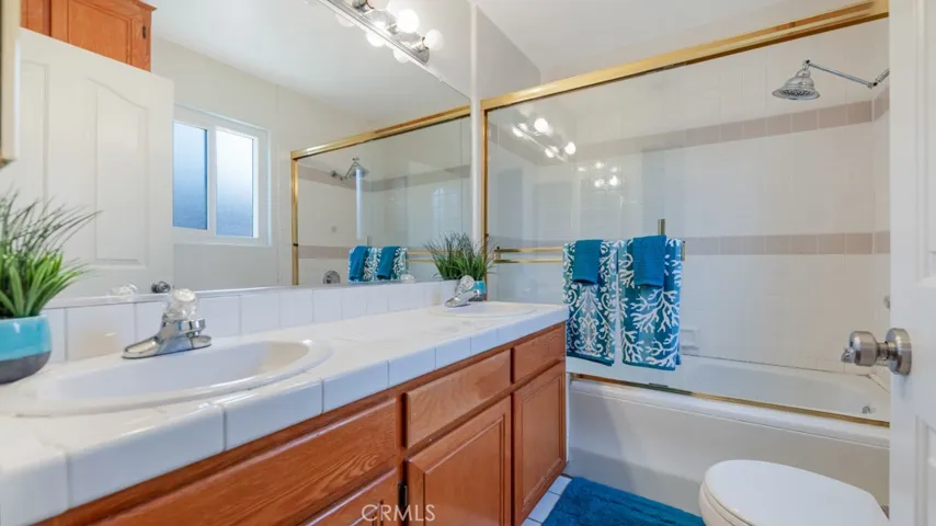 7267 Corbin Avenue L, Canoga Park, California 91306