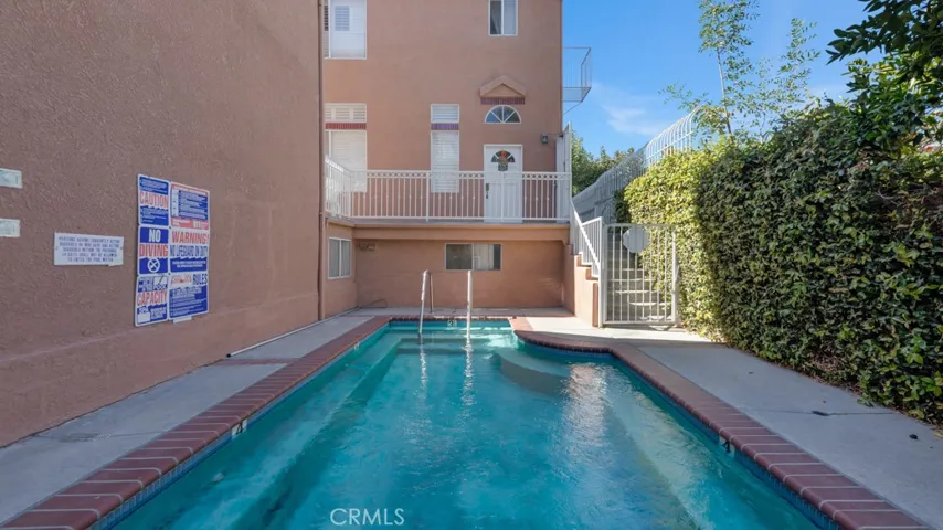 7267 Corbin Avenue L, Canoga Park, California 91306