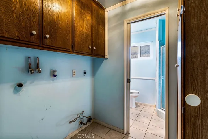 Indoor laundry room