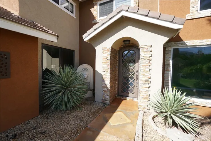 321 Appleby Street, Corona, California 92881