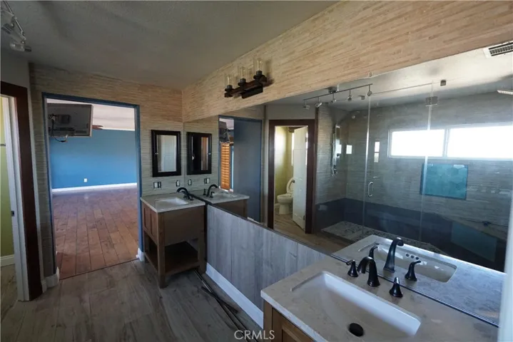 321 Appleby Street, Corona, California 92881