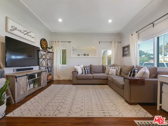 328 W Spruce Avenue, Inglewood, California 90301
