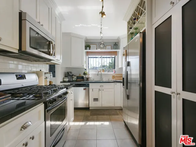 328 W Spruce Avenue, Inglewood, California 90301