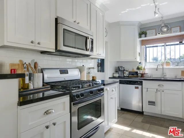 328 W Spruce Avenue, Inglewood, California 90301
