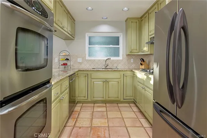 1107 Alabama Street, Huntington Beach, California 92648