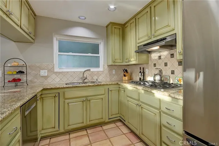 1107 Alabama Street, Huntington Beach, California 92648