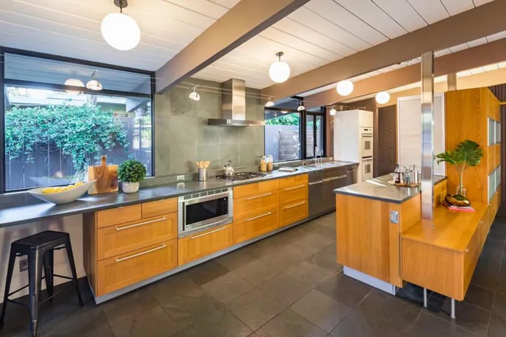 , Palo Alto, California 94306