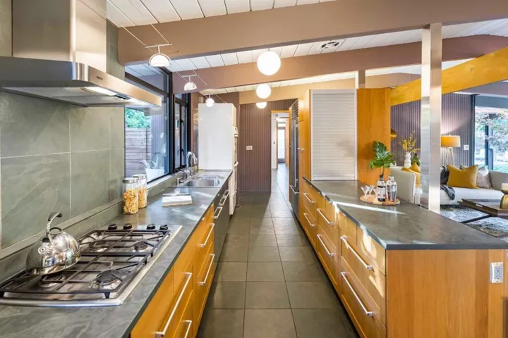 , Palo Alto, California 94306