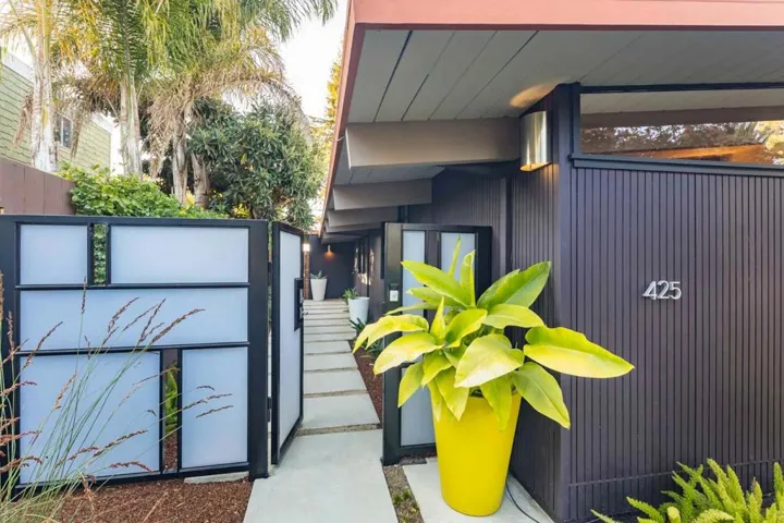 , Palo Alto, California 94306
