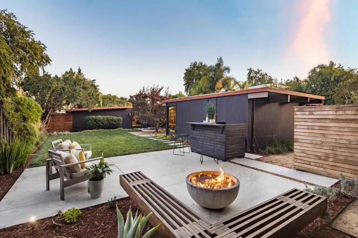 , Palo Alto, California 94306