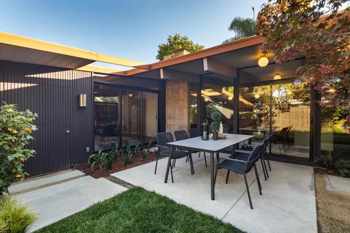 , Palo Alto, California 94306