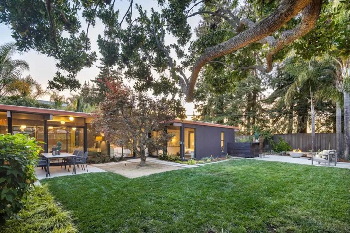 , Palo Alto, California 94306