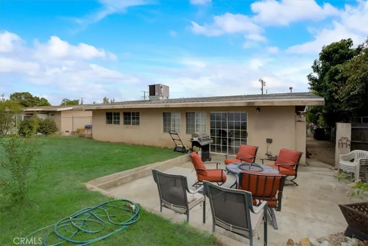 548 E King Street, Rialto, California 92376