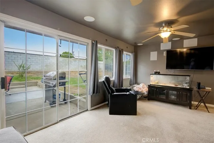 548 E King Street, Rialto, California 92376