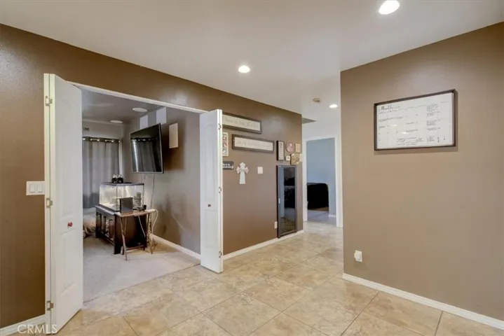 548 E King Street, Rialto, California 92376