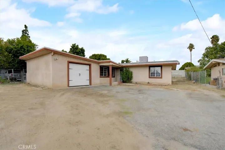 548 E King Street, Rialto, California 92376