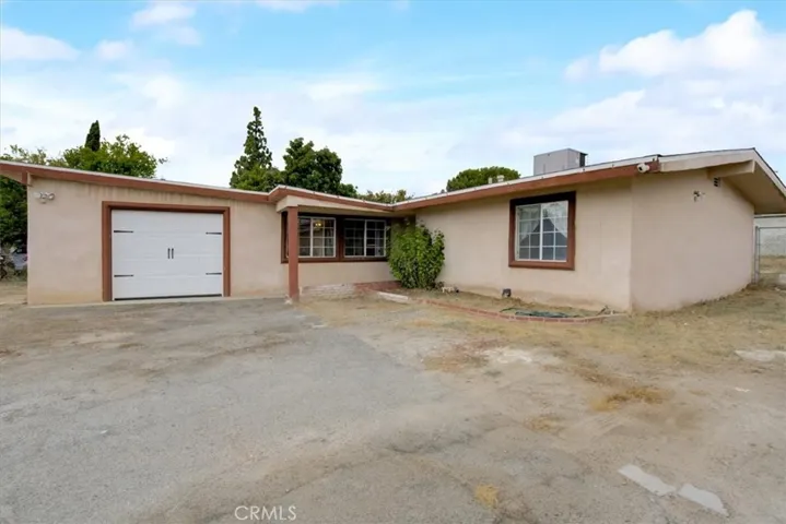 548 E King Street, Rialto, California 92376