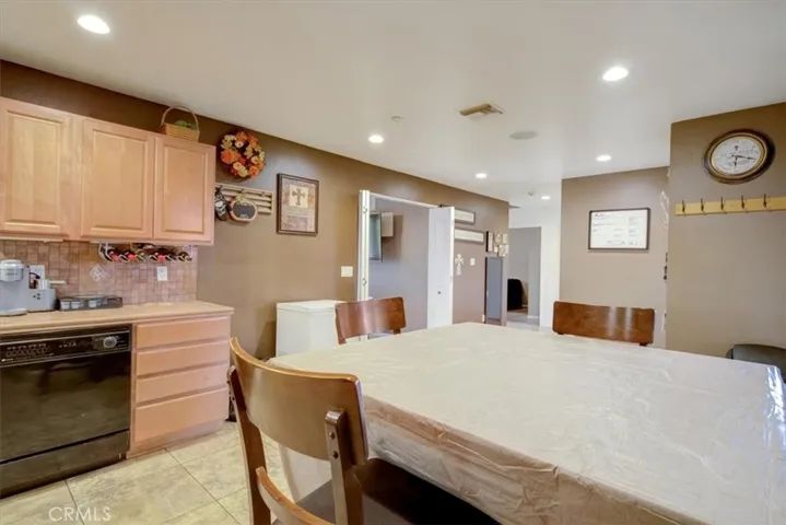 548 E King Street, Rialto, California 92376