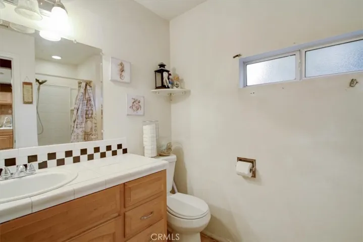 548 E King Street, Rialto, California 92376