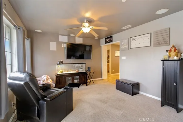 548 E King Street, Rialto, California 92376