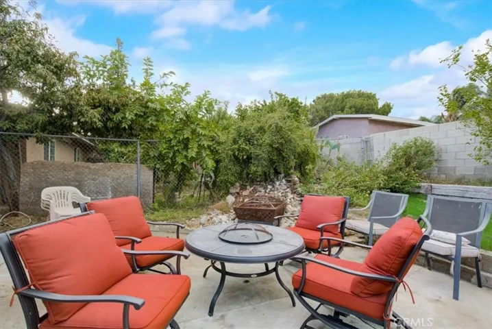 548 E King Street, Rialto, California 92376