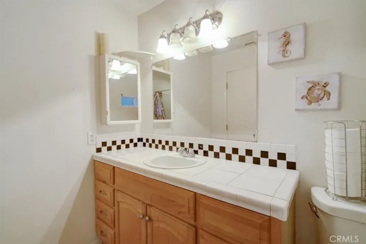 548 E King Street, Rialto, California 92376