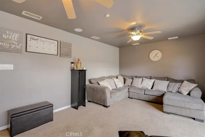 548 E King Street, Rialto, California 92376