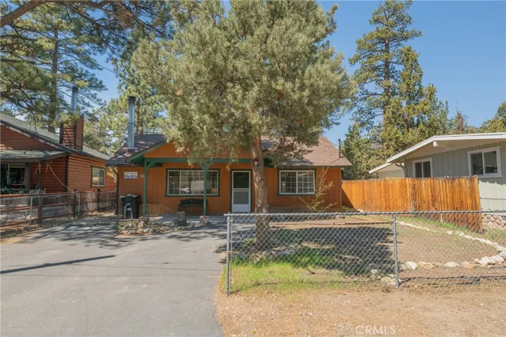 1013 Tinkerbell Avenue, Big Bear, California 92314