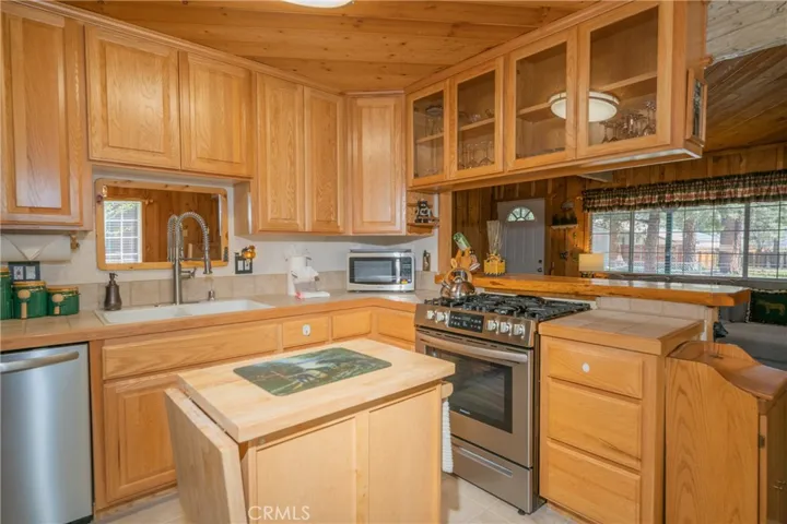 1013 Tinkerbell Avenue, Big Bear, California 92314