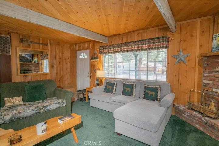 1013 Tinkerbell Avenue, Big Bear, California 92314