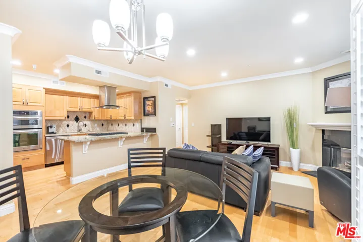 937 12th Street 108, Santa Monica, California 90403