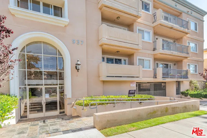 937 12th Street 108, Santa Monica, California 90403