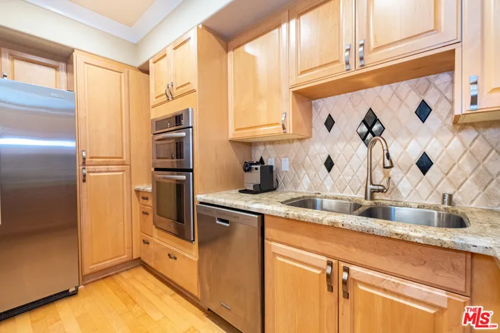 937 12th Street 108, Santa Monica, California 90403