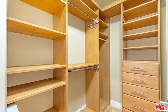 937 12th Street 108, Santa Monica, California 90403