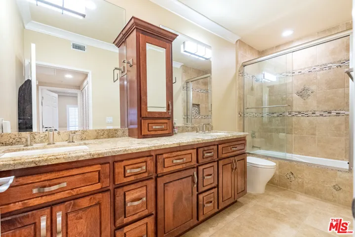 937 12th Street 108, Santa Monica, California 90403