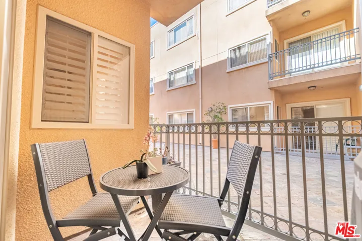 937 12th Street 108, Santa Monica, California 90403