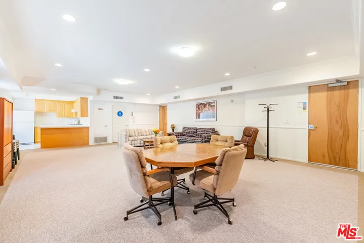 937 12th Street 108, Santa Monica, California 90403
