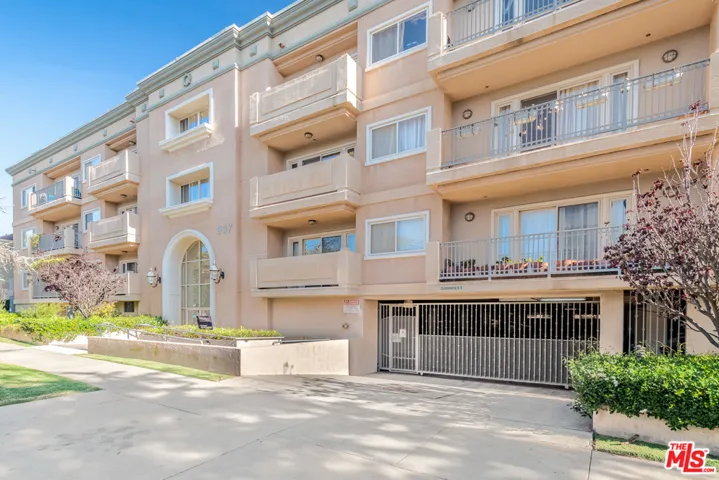 937 12th Street 108, Santa Monica, California 90403