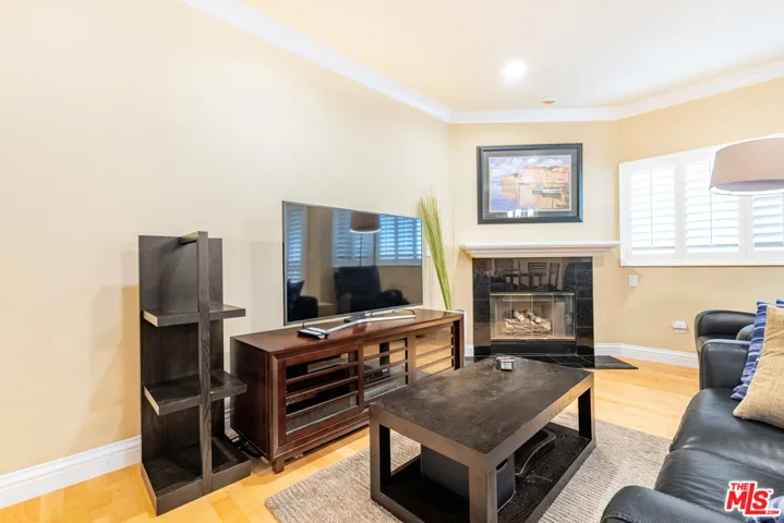 937 12th Street 108, Santa Monica, California 90403