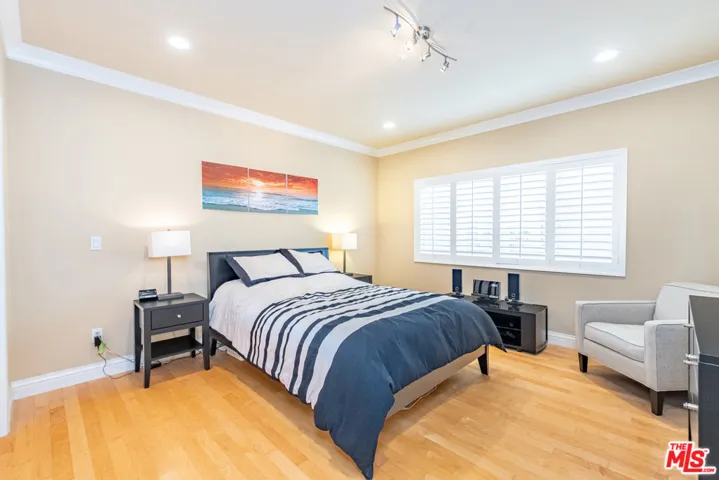 937 12th Street 108, Santa Monica, California 90403