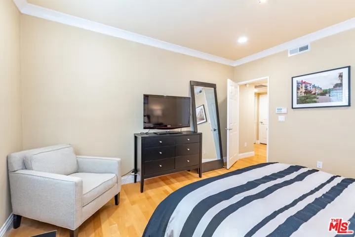 937 12th Street 108, Santa Monica, California 90403