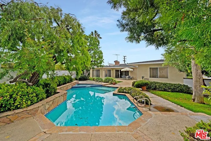 5255 W 64th Street, Los Angeles, California 90056