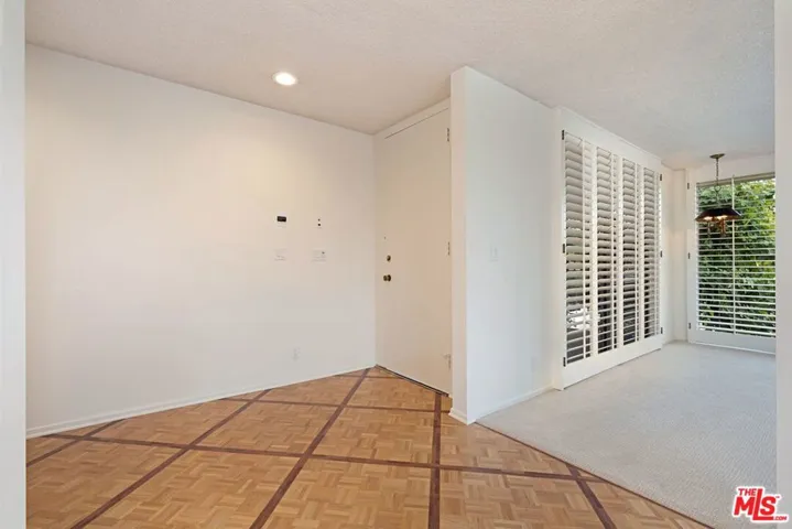 5255 W 64th Street, Los Angeles, California 90056