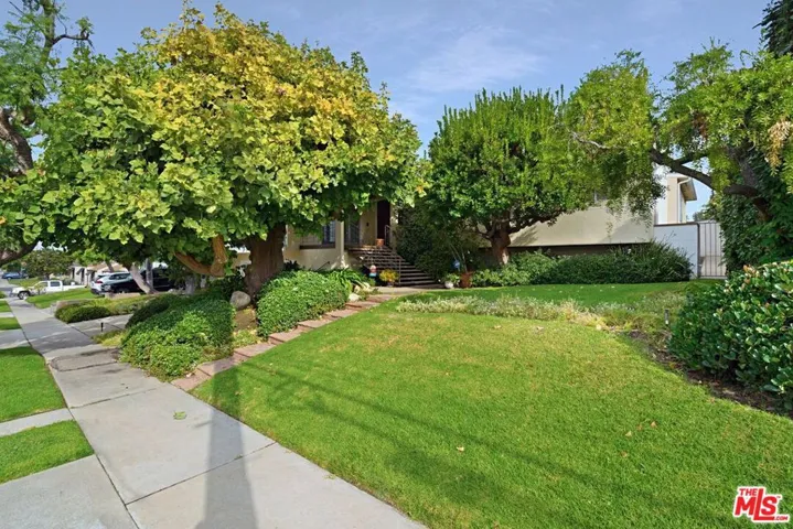 5255 W 64th Street, Los Angeles, California 90056
