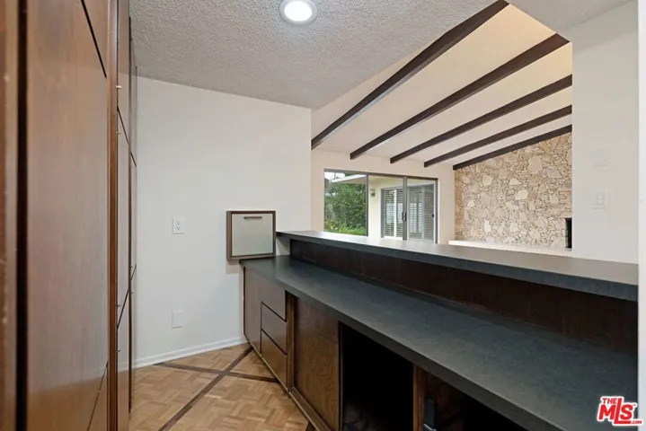 5255 W 64th Street, Los Angeles, California 90056