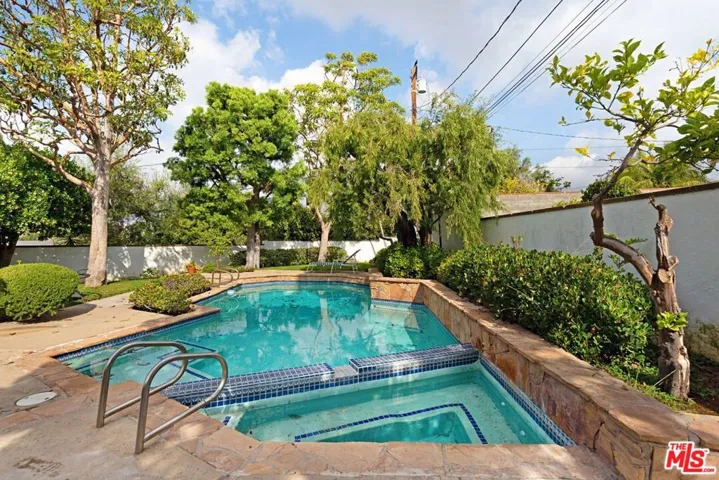 5255 W 64th Street, Los Angeles, California 90056
