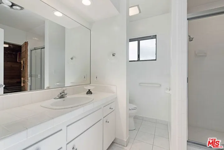 5255 W 64th Street, Los Angeles, California 90056