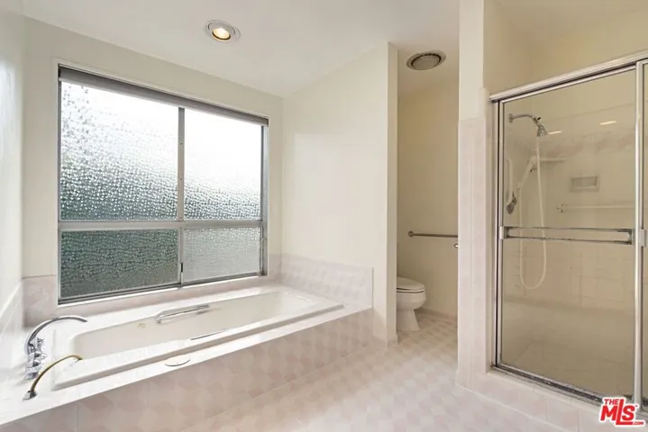 5255 W 64th Street, Los Angeles, California 90056