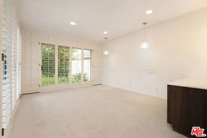 5255 W 64th Street, Los Angeles, California 90056