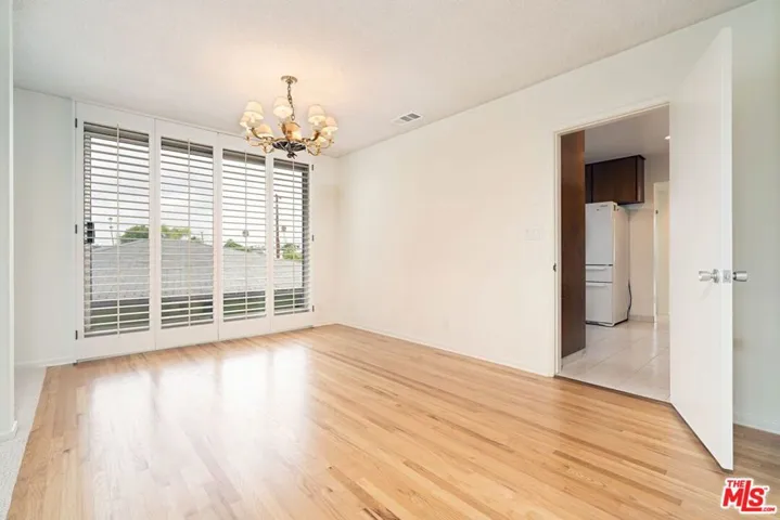 5255 W 64th Street, Los Angeles, California 90056